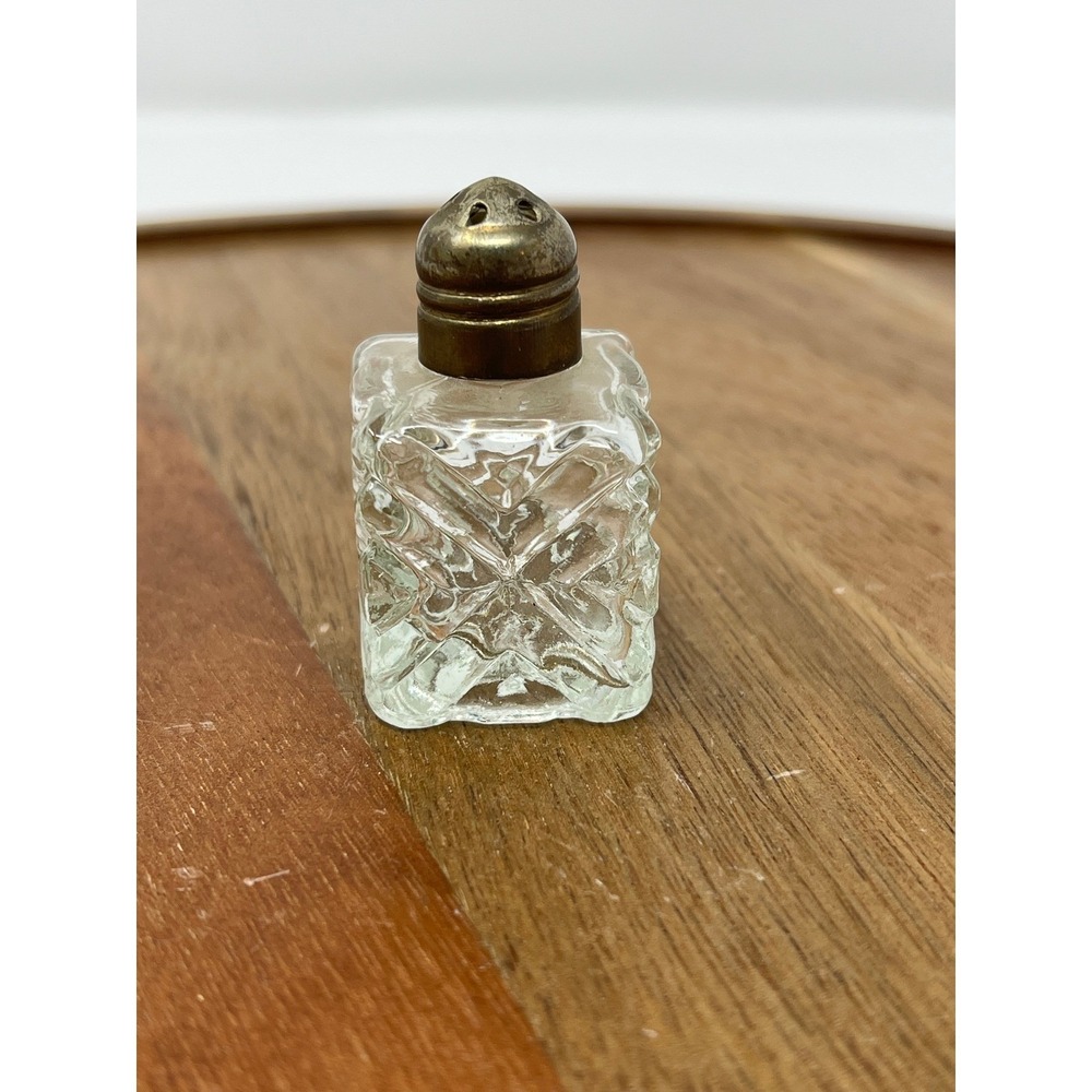 Set of 6 Vintage Square Glass Salt Pepper Shakers with Metal Lids - Picture 4 of 8